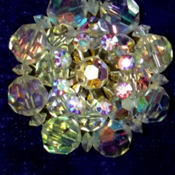 Vintage Aurora Borealis Glass Beaded Brooch - Picture 3 of 6